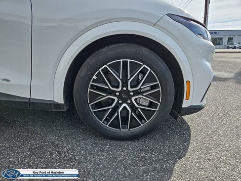 Used 2025 Ford Mustang Mach-E Premium image 19