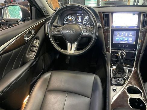 Used 2018 INFINITI Q50 Luxe w/ Essential Package (3.0T Luxe) AWD/4WD image 9