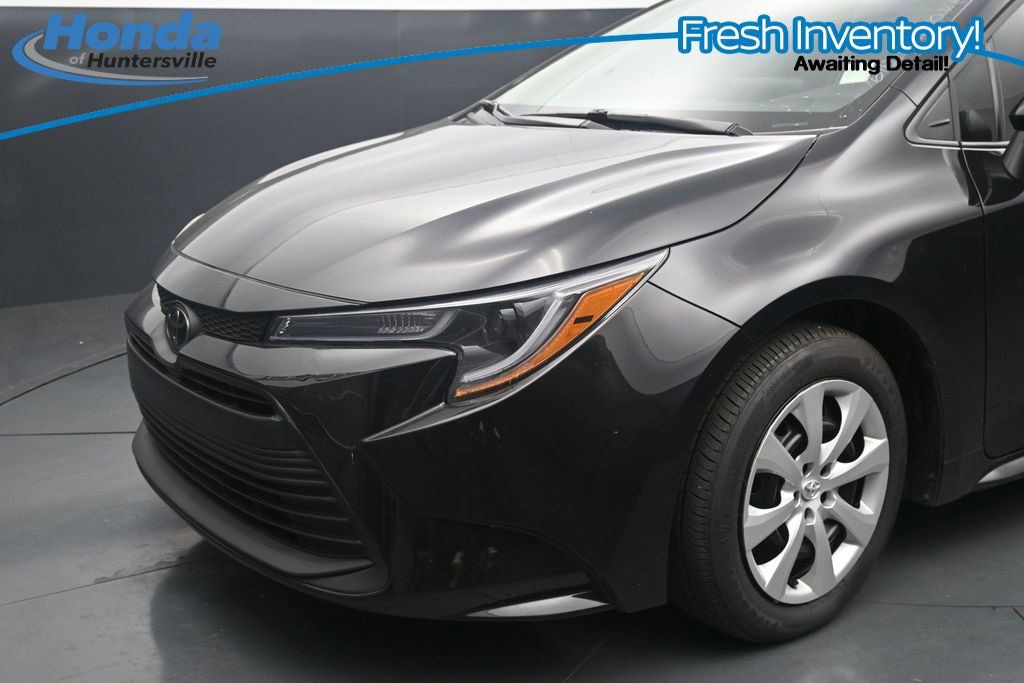 Used 2026 Toyota Corolla LE FWD image 12
