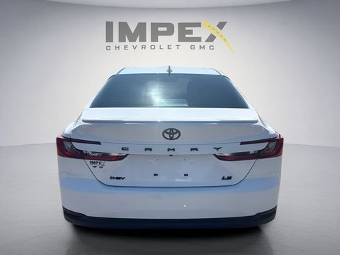 Used 2025 Toyota Camry LE w/ Convenience Package FWD image 4