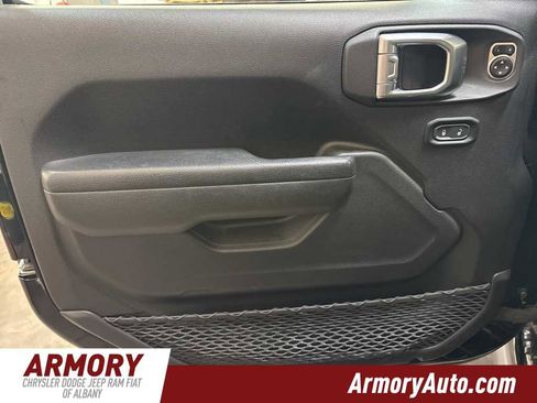 Used 2024 Jeep Wrangler Willys image 7