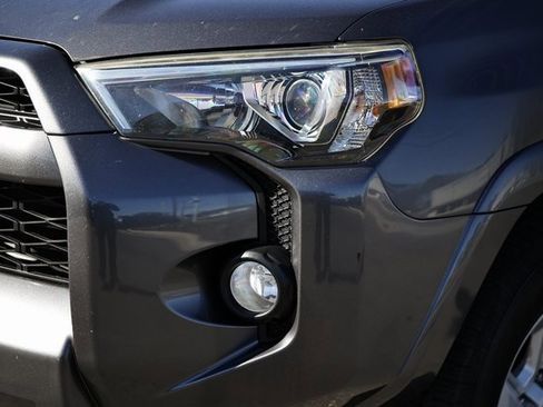 Used 2018 Toyota 4Runner SR5 Premium image 3