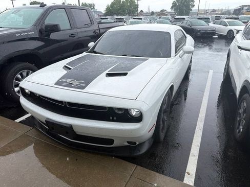 Used 2018 Dodge Challenger R/T Plus RWD image 1