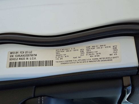 New 2025 Jeep Grand Cherokee L Laredo image 17