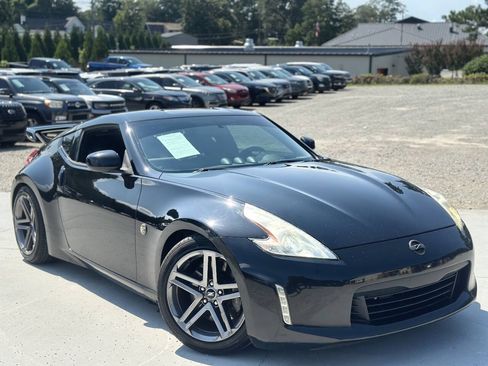 Used 2014 Nissan 370Z Coupe RWD image 1