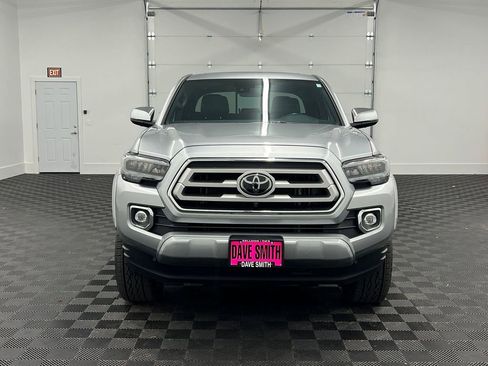 Used 2023 Toyota Tacoma Limited image 5