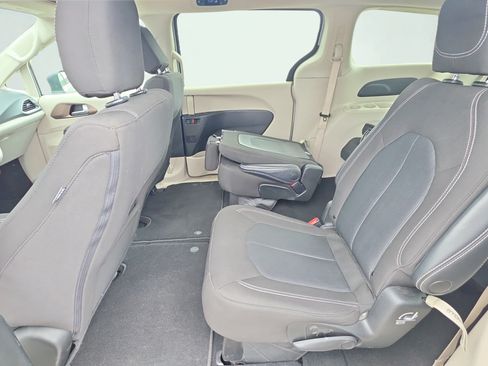 Used 2023 Chrysler Voyager LX FWD image 19