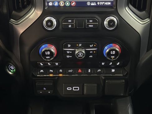 Used 2020 GMC Sierra 1500 SLT w/ SLT Premium Plus Package AWD/4WD image 32