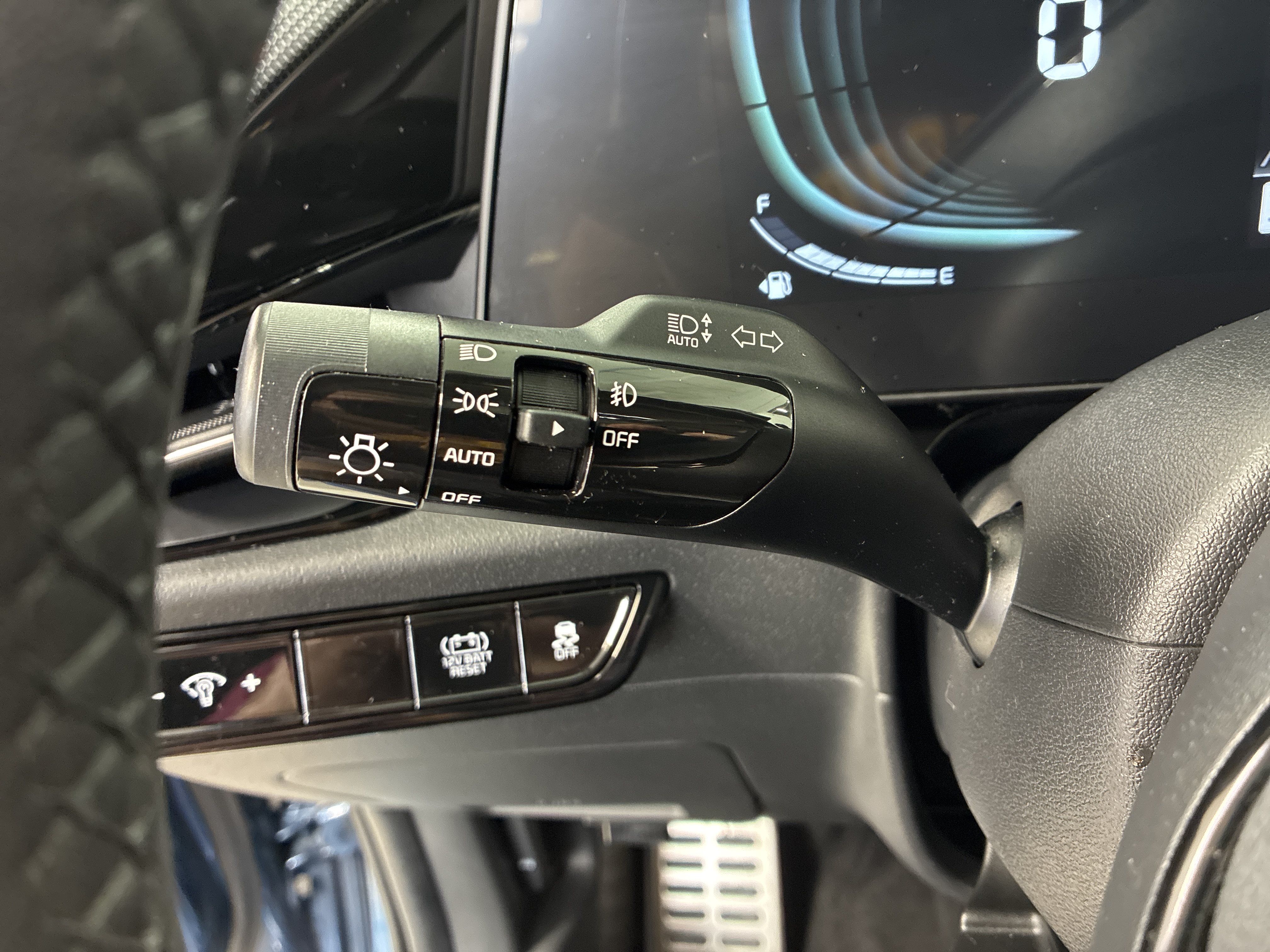 Certified 2023 Kia Niro EX Touring FWD image 20
