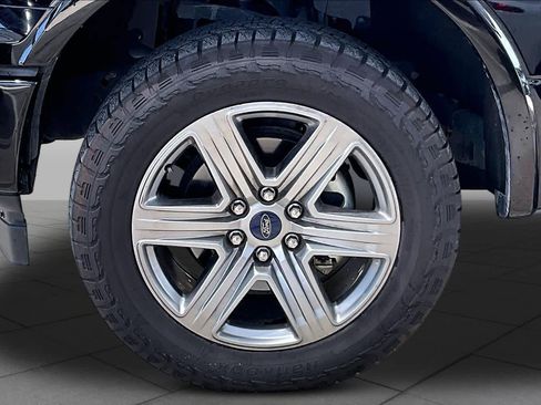Used 2018 Ford F150 Lariat w/ Equipment Group 502A Luxury AWD/4WD image 11