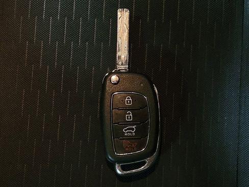 Used 2019 Hyundai Tucson SE image 32