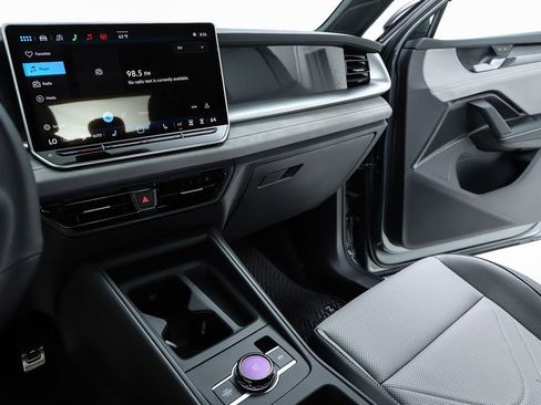 New 2026 Volkswagen Tiguan SE R-Line image 23