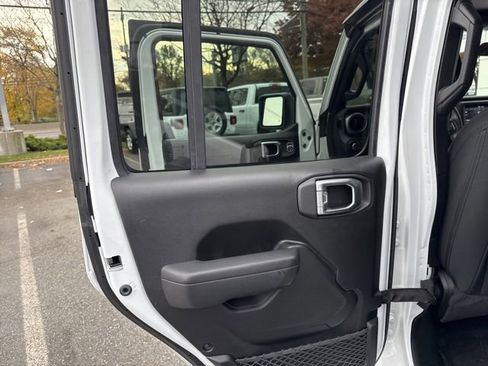 Used 2023 Jeep Wrangler Sport S image 36