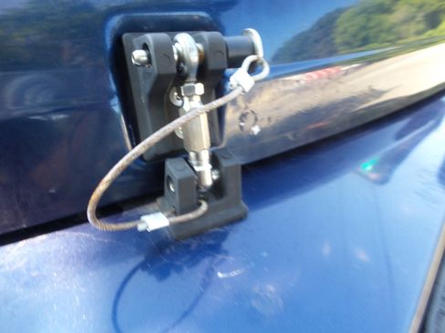 Used 2005 Jeep Wrangler Unlimited w/ Security Group image 17