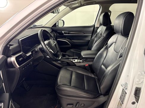 Used 2025 Kia Telluride S FWD image 27