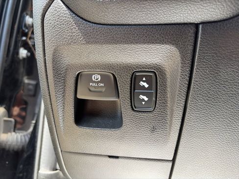 Used 2022 RAM 1500 Big Horn RWD image 12