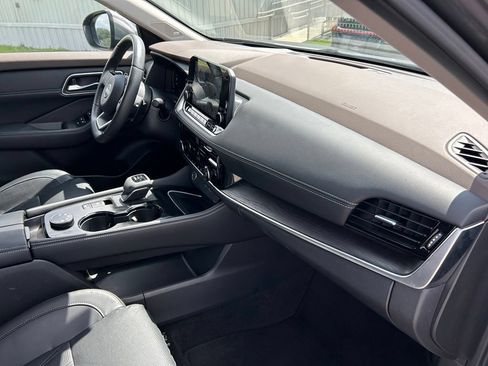 Used 2023 Nissan Rogue Platinum w/ Platinum Premium Package AWD/4WD image 39