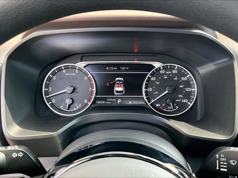 Certified 2023 Nissan Rogue SV FWD image 25