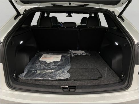 New 2026 Volkswagen Atlas Cross Sport SE image 6