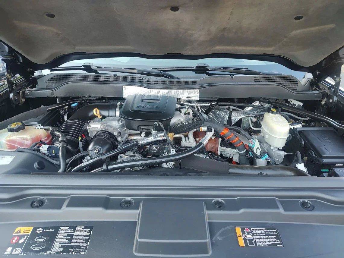 Used 2015 Chevrolet Silverado 2500 High Country w/ Duramax Plus Package AWD/4WD image 17