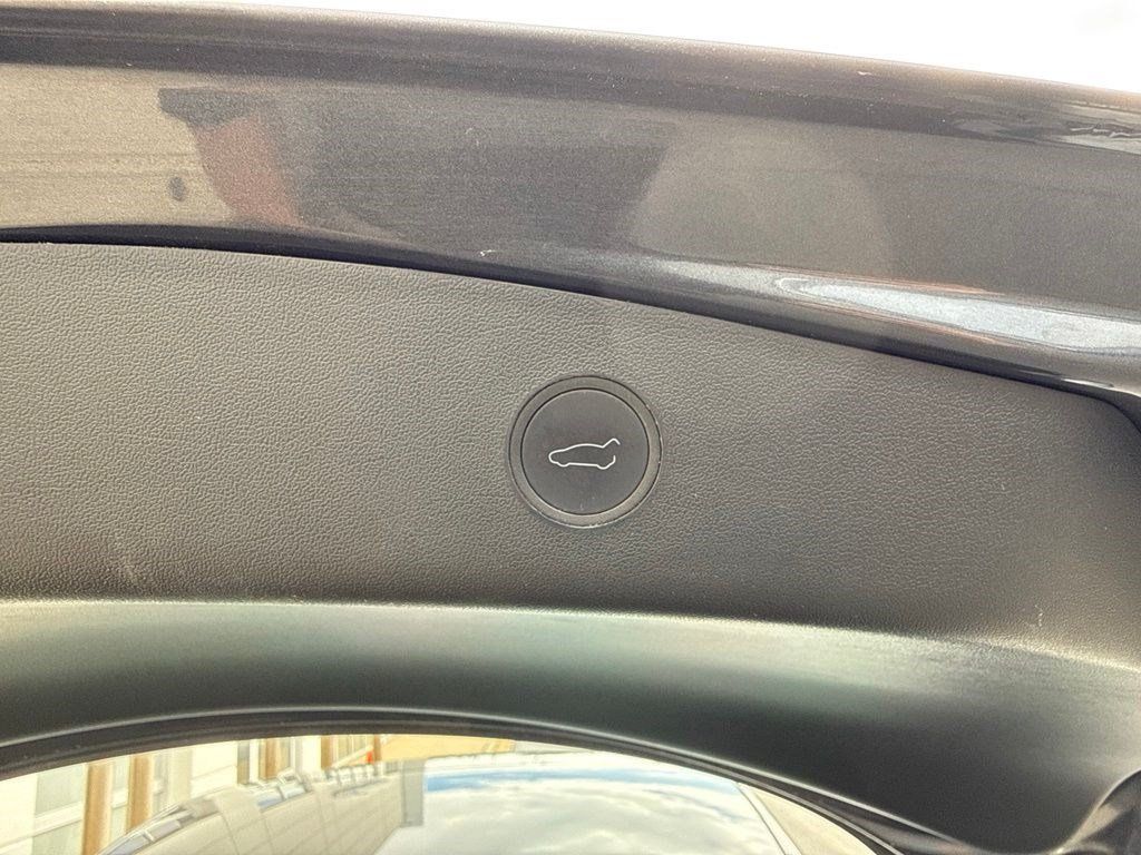 Used 2023 Tesla Model 3 Standard Range RWD image 4