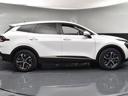 Certified 2025 Kia Sportage EX image 8