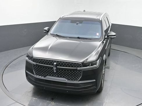 Used 2025 Lincoln Navigator Reserve AWD/4WD image 35