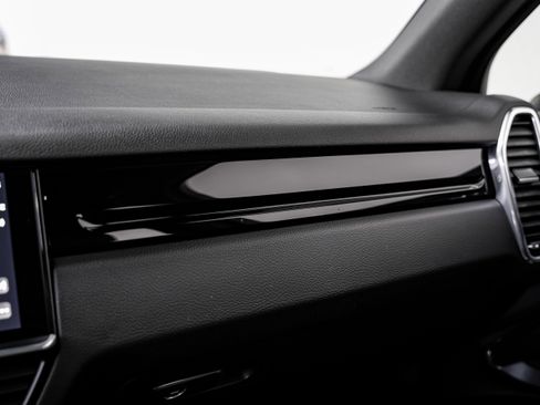 Used 2022 Porsche Cayenne S image 17