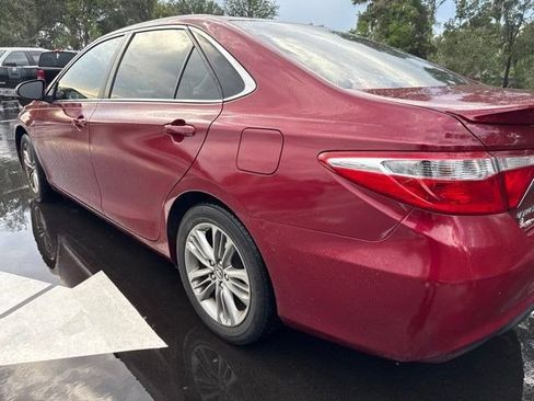 Used 2017 Toyota Camry SE FWD image 3