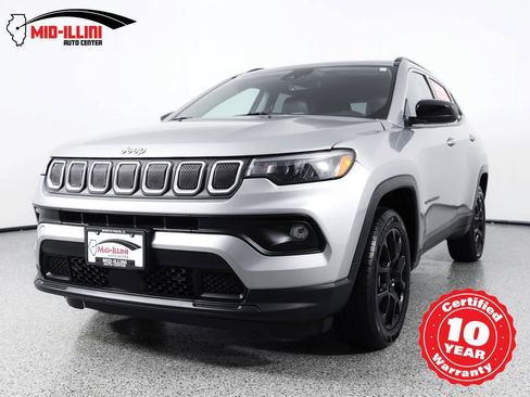 Used 2022 Jeep Compass Latitude w/ Sun and Sound Group AWD/4WD image 1
