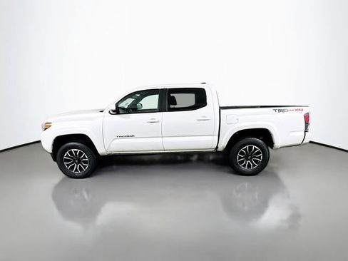 Used 2023 Toyota Tacoma TRD Sport image 3