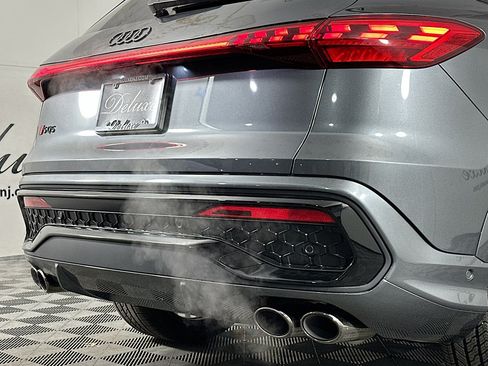 Used 2025 Audi SQ5 Premium Plus w/ Premium Plus Package image 26