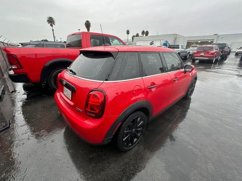 Used 2020 MINI Cooper 4-Door Hardtop image 3