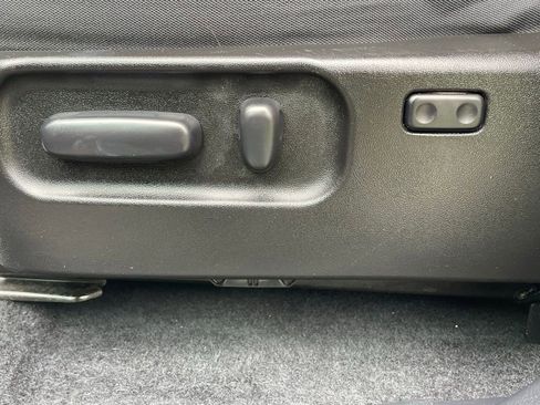 Used 2021 Toyota Tacoma SR5 AWD/4WD image 28