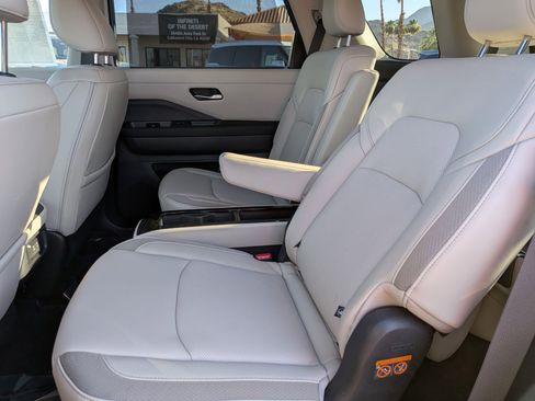 New 2026 Nissan Pathfinder SL w/ SL Premium Package FWD image 11