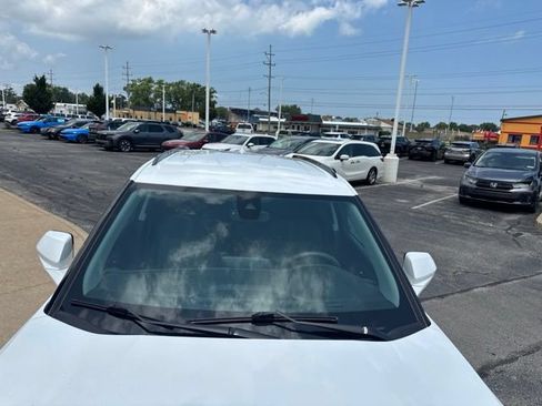 Used 2023 Chevrolet Blazer LT w/ Convenience Package FWD image 9