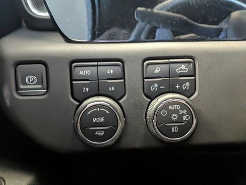 Used 2024 Chevrolet Silverado 1500 High Country image 26