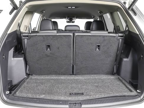 Used 2024 Volkswagen Atlas SE w/ Black Wheel Package image 41