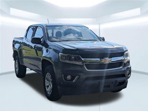 Used 2017 Chevrolet Colorado LT w/ LT Convenience Package RWD image 8
