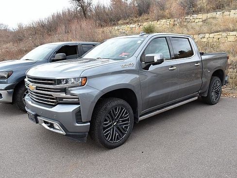 Used 2020 Chevrolet Silverado 1500 High Country w/ Technology Package image 2