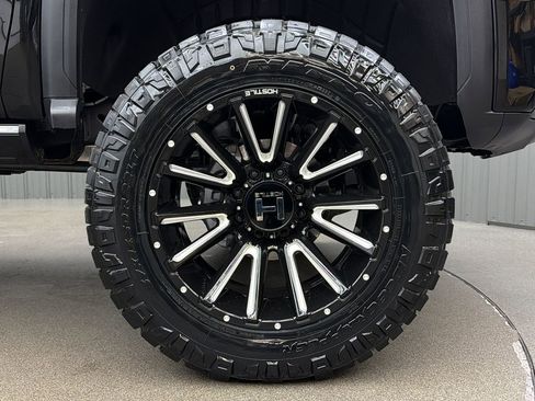 Used 2025 GMC Sierra 2500 Denali Ultimate image 10