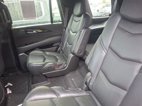 Used 2020 Cadillac Escalade Platinum w/ Escalade Sport Edition image 11