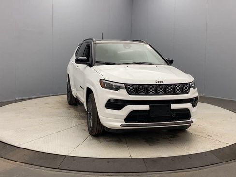Used 2024 Jeep Compass Limited w/ High Altitude Package AWD/4WD image 8