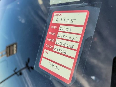 Used 2021 Nissan Rogue Sport S image 23