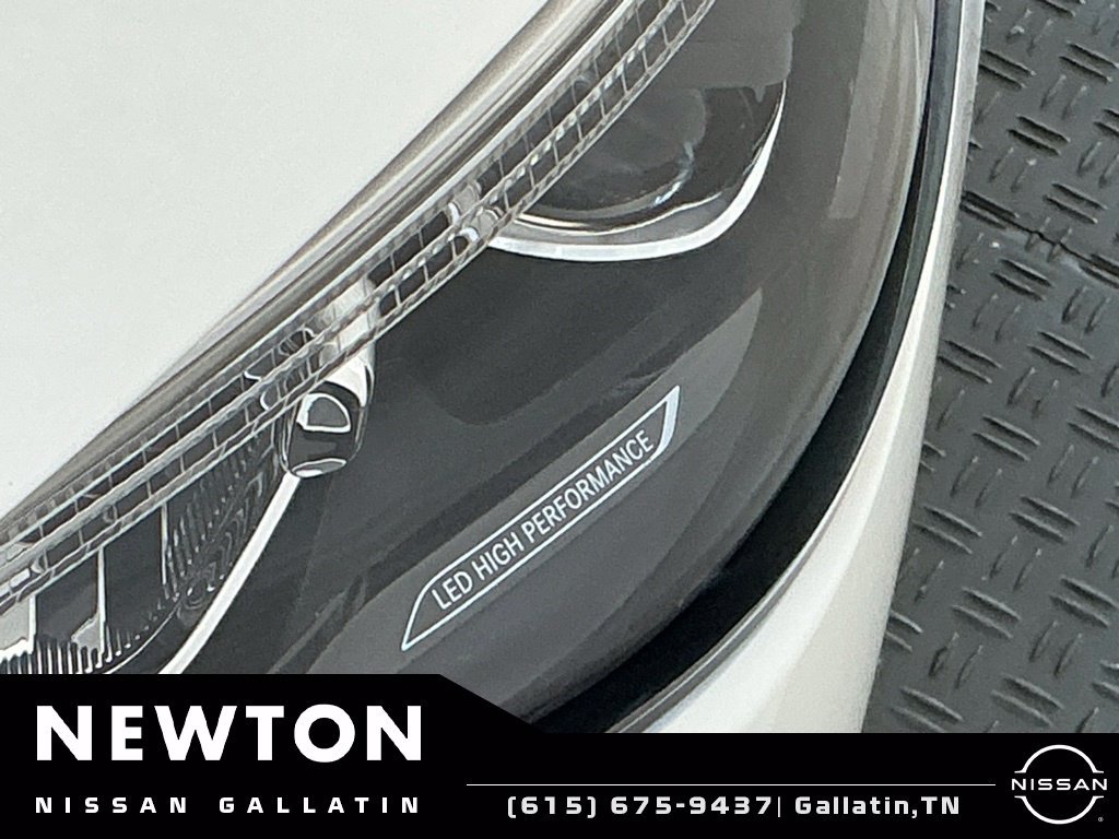 Used 2025 Mercedes-Benz C 300 4MATIC Sedan image 48