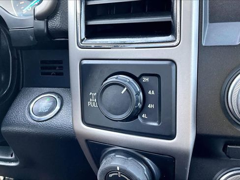 Used 2018 Ford F150 Lariat image 32