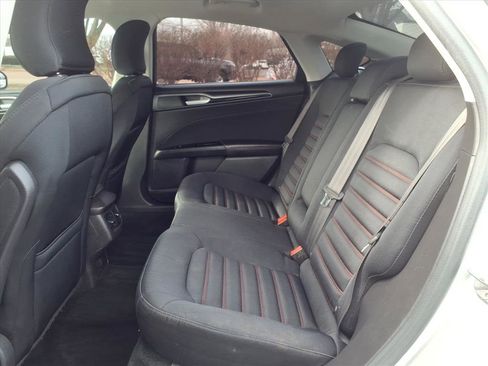 Used 2016 Ford Fusion SE image 29