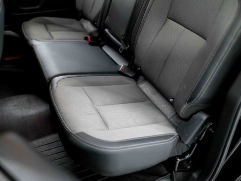 Used 2017 Nissan Titan S image 70