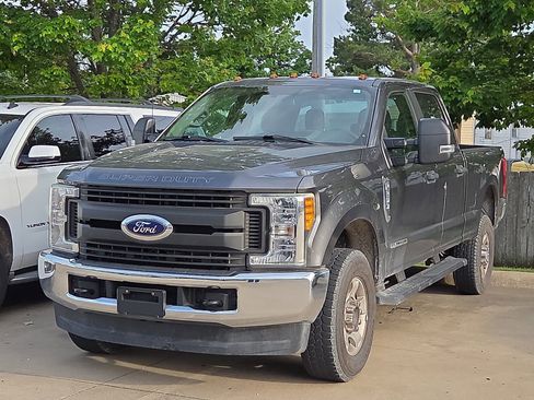 Used 2017 Ford F250 XL w/ Power Equipment Group AWD/4WD image 2