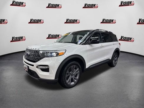 Used 2024 Ford Explorer XLT w/ Equipment Group 202A image 1